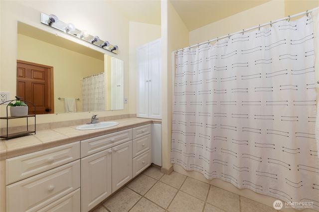 1860 E Island Lake Drive, Shelton, WA 98584