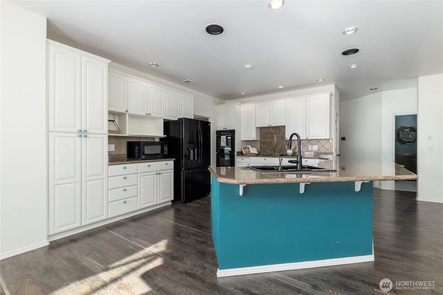 1860 E Island Lake Drive, Shelton, WA 98584