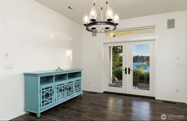 1860 E Island Lake Drive, Shelton, WA 98584