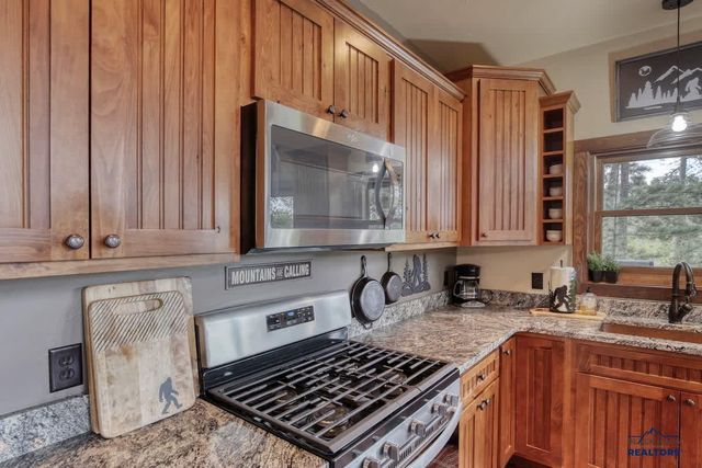 21184 GILDED MOUNTAIN RD, Lead, SD 57754