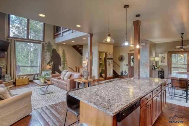 21184 GILDED MOUNTAIN RD, Lead, SD 57754