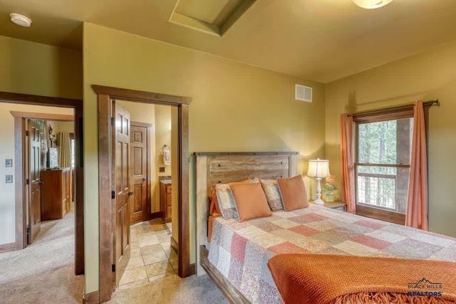 21184 GILDED MOUNTAIN RD, Lead, SD 57754