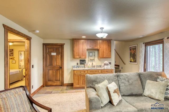 21184 GILDED MOUNTAIN RD, Lead, SD 57754