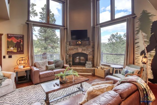 21184 GILDED MOUNTAIN RD, Lead, SD 57754