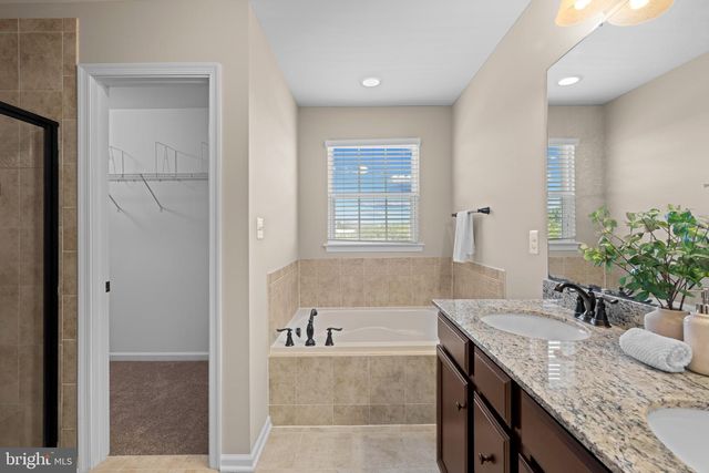 18317 CHELSEA KNOLLS DR, Mount Airy, MD 21771