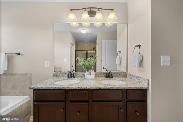 18317 CHELSEA KNOLLS DR, Mount Airy, MD 21771
