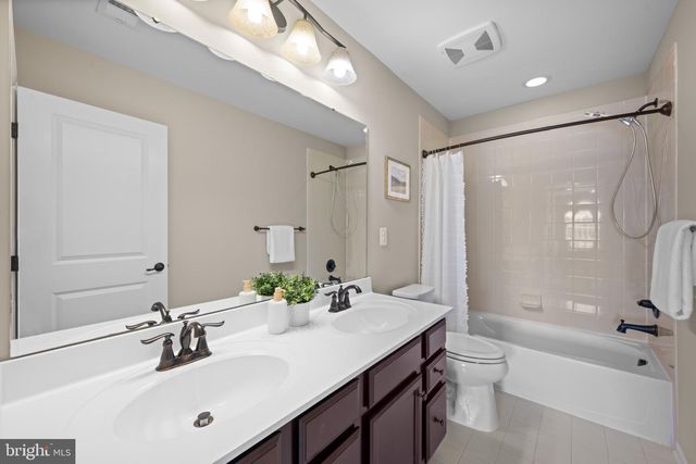 18317 CHELSEA KNOLLS DR, Mount Airy, MD 21771