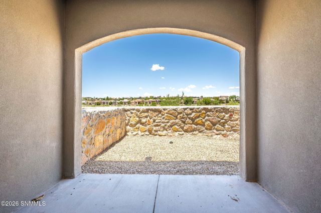 1323 Mission Nuevo Drive, Las Cruces, NM 88011