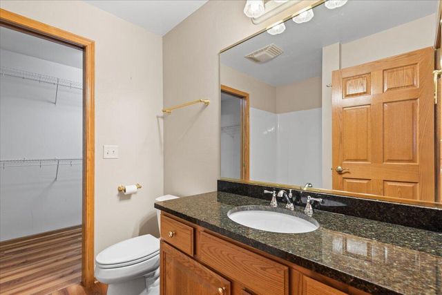 986 Oconomowoc PARKWAY, Oconomowoc, WI 53066