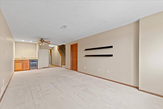 986 Oconomowoc PARKWAY, Oconomowoc, WI 53066