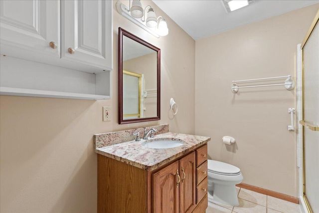 986 Oconomowoc PARKWAY, Oconomowoc, WI 53066