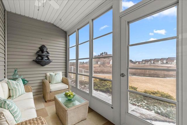 986 Oconomowoc PARKWAY, Oconomowoc, WI 53066