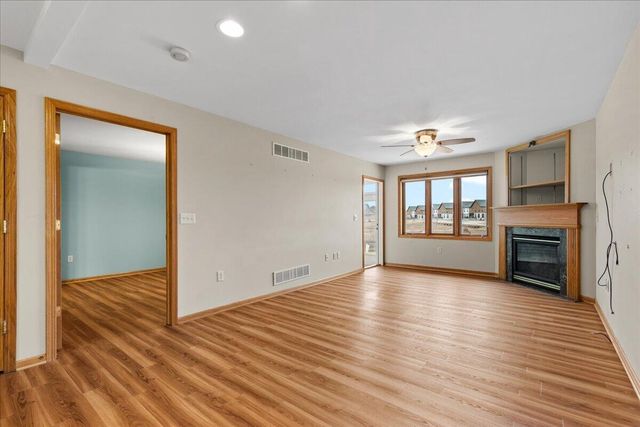 986 Oconomowoc PARKWAY, Oconomowoc, WI 53066