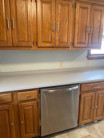 86 Pond, Holbrook, MA 02343