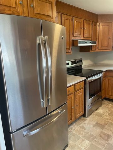 86 Pond, Holbrook, MA 02343