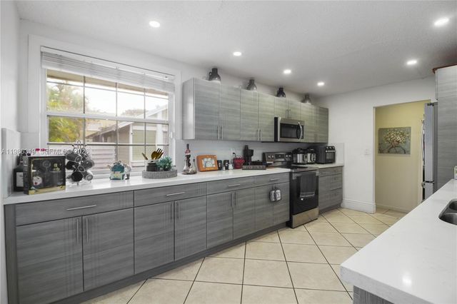 10135 SW 139th Pl, Miami, FL 33186