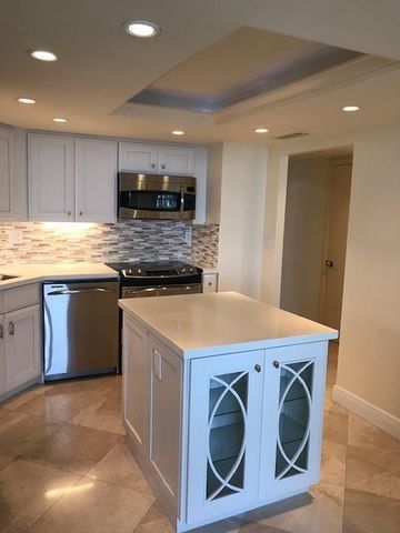 5070 N Ocean Drive 10b, Singer Island, FL 33404