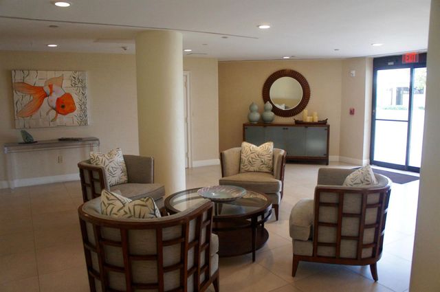 5070 N Ocean Drive 10b, Singer Island, FL 33404