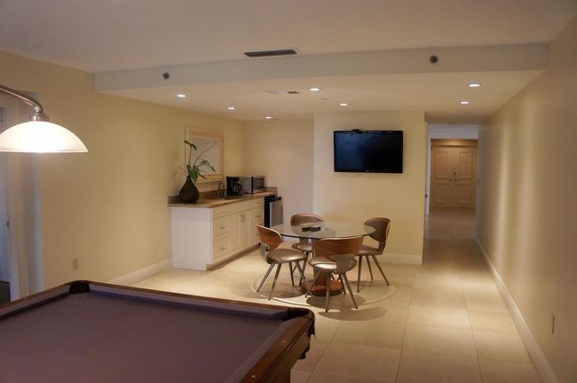 5070 N Ocean Drive 10b, Singer Island, FL 33404