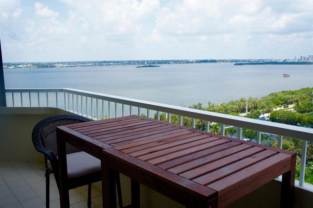 5070 N Ocean Drive 10b, Singer Island, FL 33404