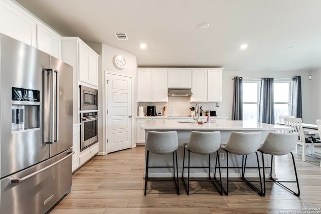 3012 Toscana Way, Schertz, TX 78154