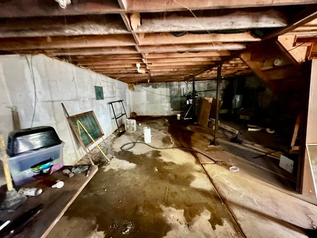 1364 Kentucky Hwy 2750, Crab Orchard, KY 40419