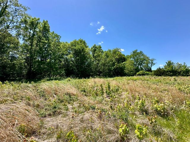 1364 Kentucky Hwy 2750, Crab Orchard, KY 40419