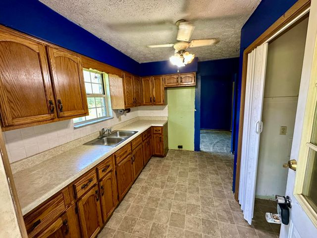 1364 Kentucky Hwy 2750, Crab Orchard, KY 40419