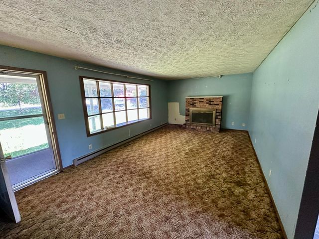 1364 Kentucky Hwy 2750, Crab Orchard, KY 40419