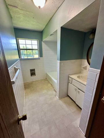 1364 Kentucky Hwy 2750, Crab Orchard, KY 40419
