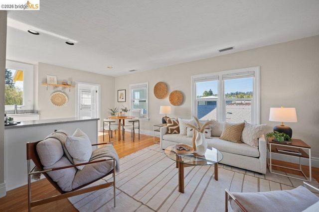 4355 Everett Ave, Oakland, CA 94602