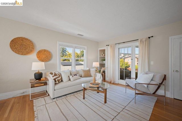 4355 Everett Ave, Oakland, CA 94602