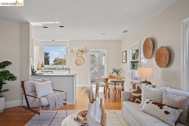 4355 Everett Ave, Oakland, CA 94602