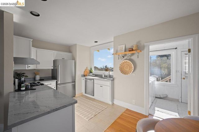 4355 Everett Ave, Oakland, CA 94602