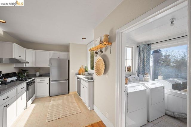 4355 Everett Ave, Oakland, CA 94602