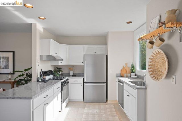 4355 Everett Ave, Oakland, CA 94602