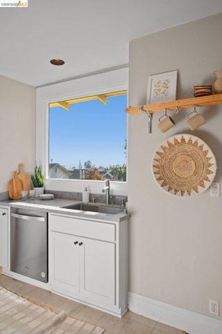 4355 Everett Ave, Oakland, CA 94602