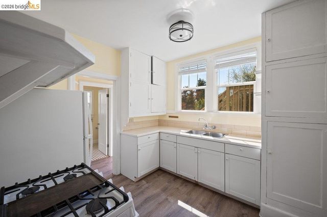 4355 Everett Ave, Oakland, CA 94602