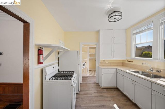 4355 Everett Ave, Oakland, CA 94602