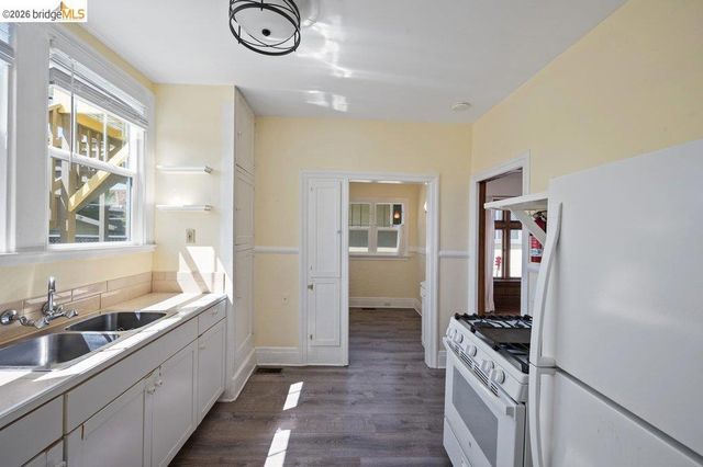 4355 Everett Ave, Oakland, CA 94602