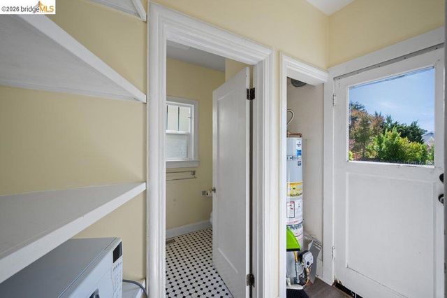 4355 Everett Ave, Oakland, CA 94602
