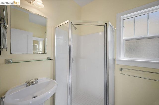 4355 Everett Ave, Oakland, CA 94602