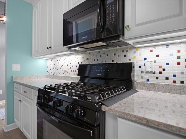 16 Alton Way, Henrietta, NY 14586