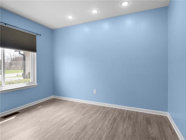 16 Alton Way, Henrietta, NY 14586