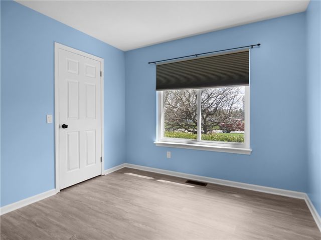 16 Alton Way, Henrietta, NY 14586