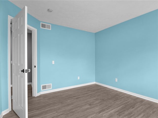 16 Alton Way, Henrietta, NY 14586