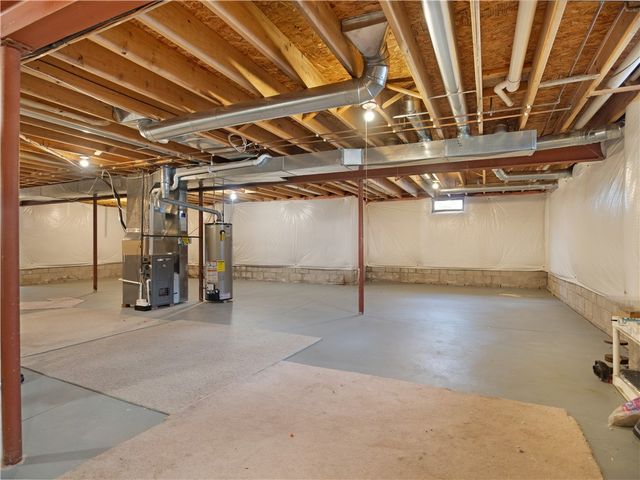 16 Alton Way, Henrietta, NY 14586