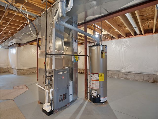 16 Alton Way, Henrietta, NY 14586