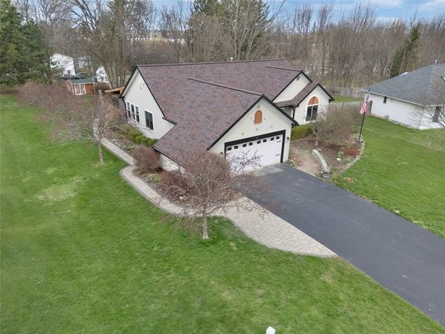16 Alton Way, Henrietta, NY 14586