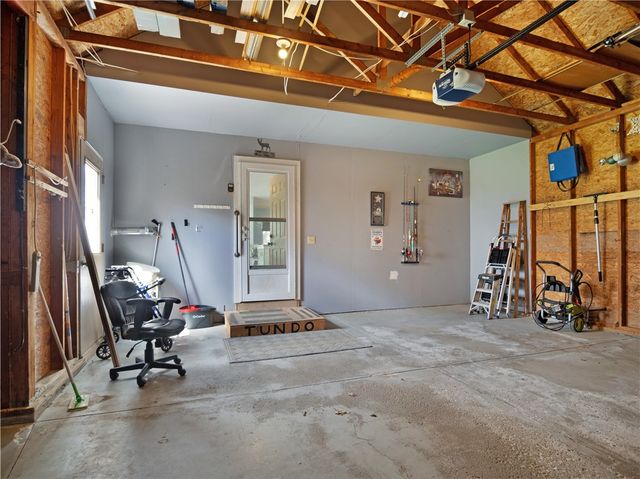 16 Alton Way, Henrietta, NY 14586